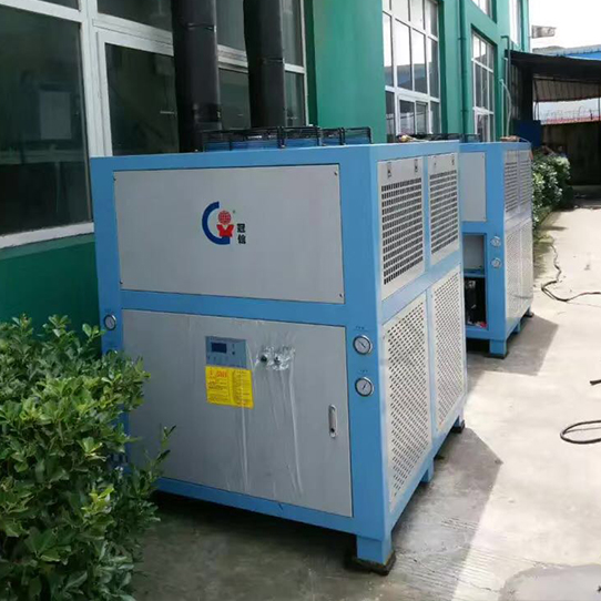 水冷式冷風機廠家   冷凝器起到輸出熱能和冷凝制冷劑的好處